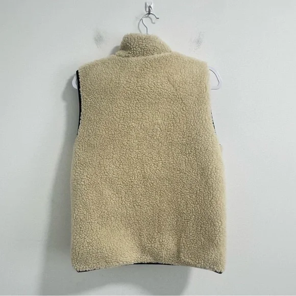 Peloton Cozy Fleece Reversible Vest Olive Green Cream Size XS - Picture 8 of 13